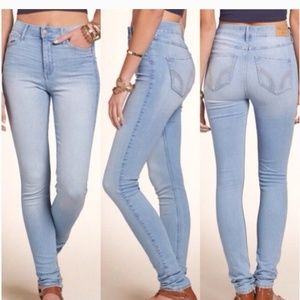 Hollister Light Wash Jeans Size 7 R